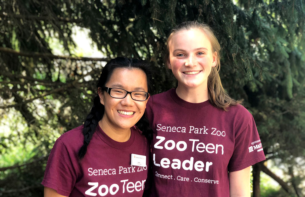 ZooTeen Leaders Emily and Gillian